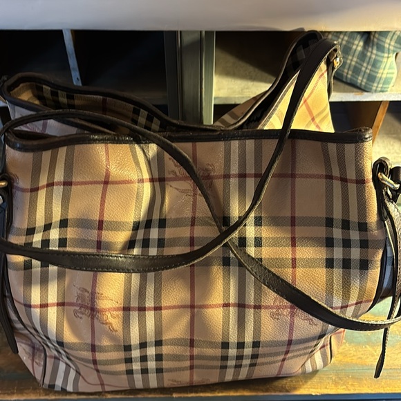 Burberry Tan Plaid Women's classic tote - Picture 2 of 9